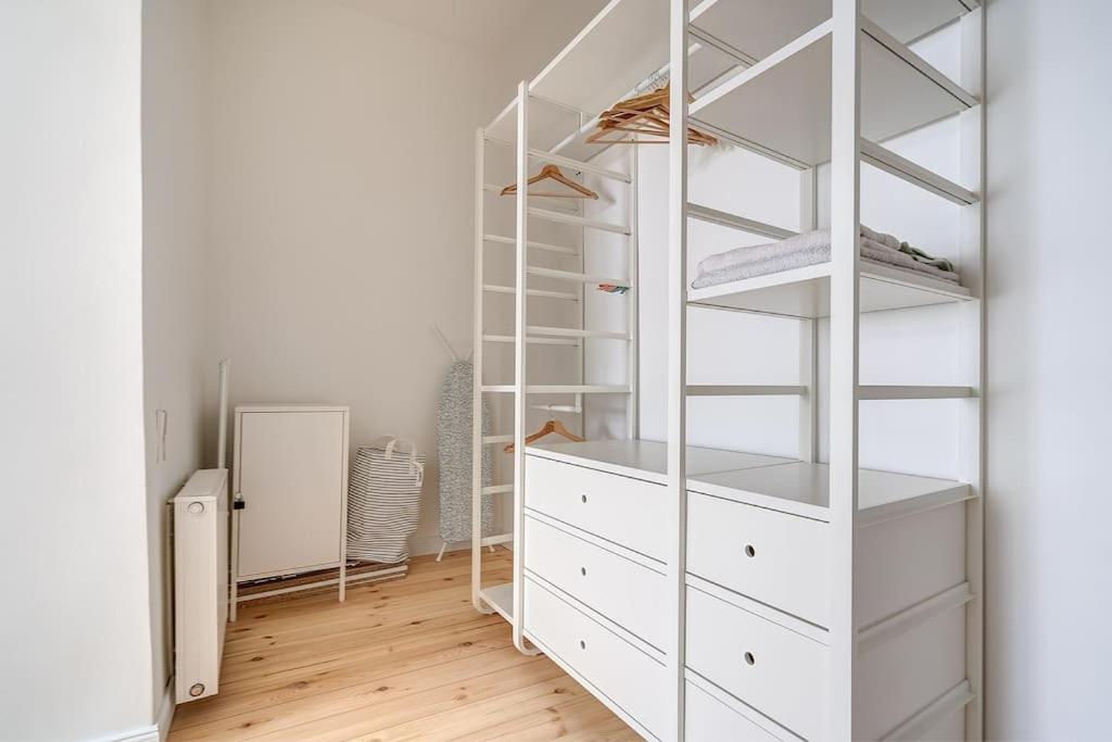 Spacious 2-Bedroom Flat In Old Town By Urban Rent Vilna Exterior foto