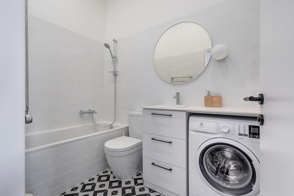 Spacious 2-Bedroom Flat In Old Town By Urban Rent Vilna Exterior foto