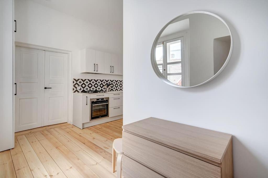 Spacious 2-Bedroom Flat In Old Town By Urban Rent Vilna Exterior foto