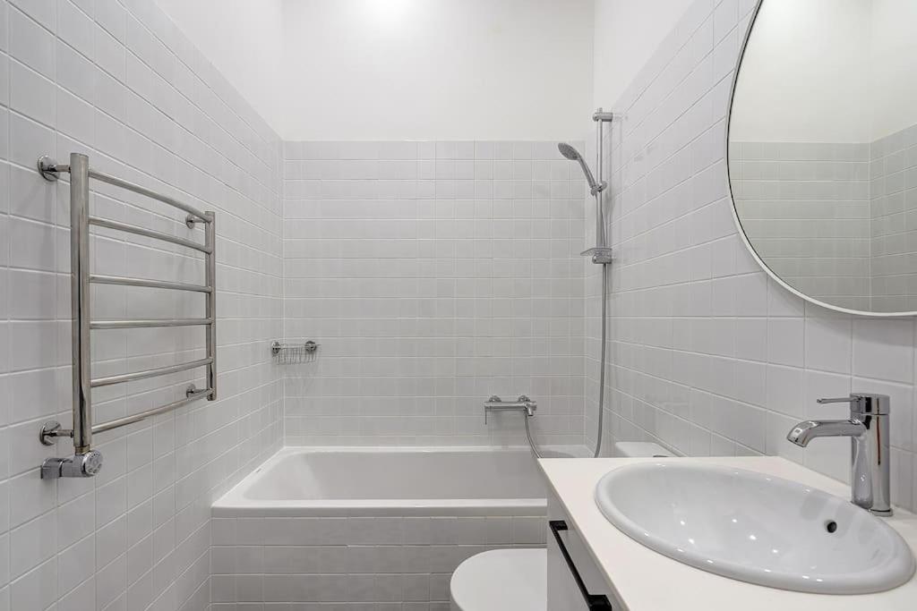Spacious 2-Bedroom Flat In Old Town By Urban Rent Vilna Exterior foto